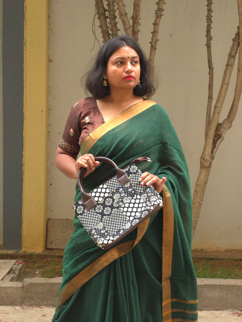 Shiney : Handbag With Pouch