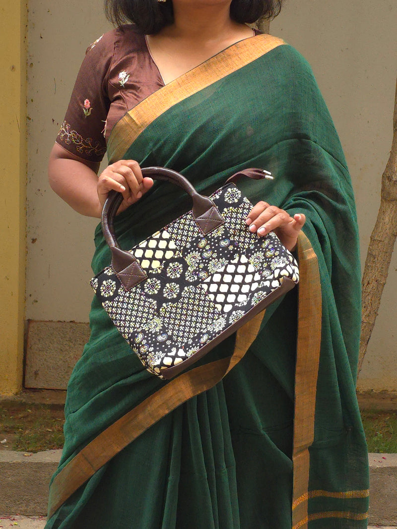 Shiney : Handbag With Pouch