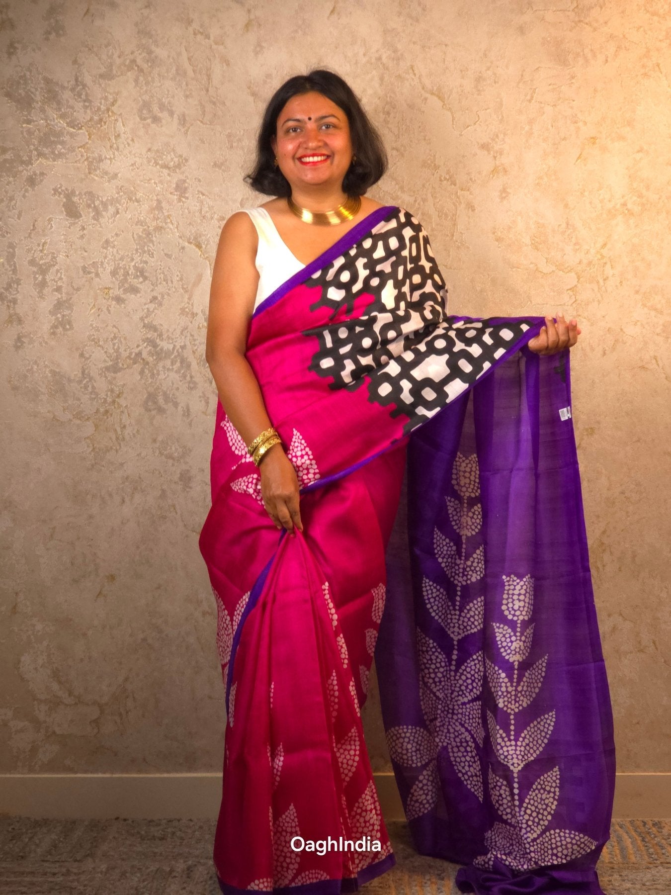 Saira : Pure Silk Abstract Art Saree (Silk Mark) - Oagh India