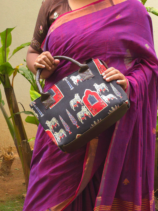 Ghoda : Handbag With Pouch