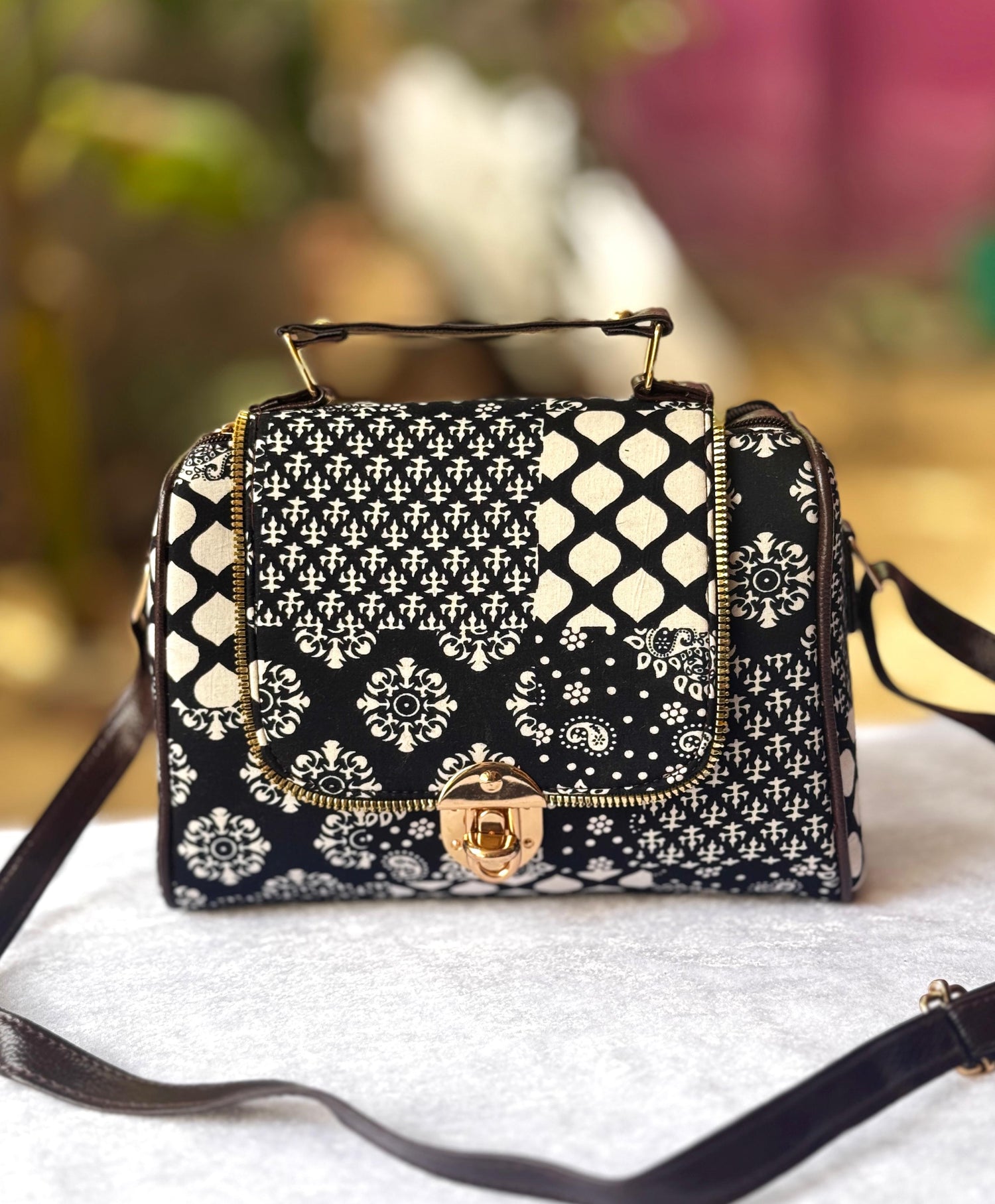 Carry On : Flap Bag