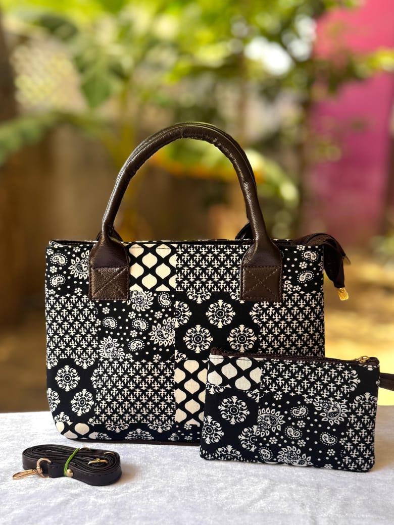 Shiney : Handbag With Pouch