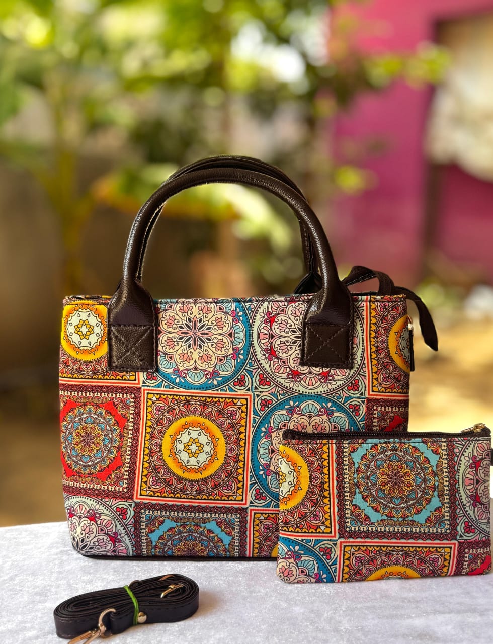 Sobo : Handbag With Pouch