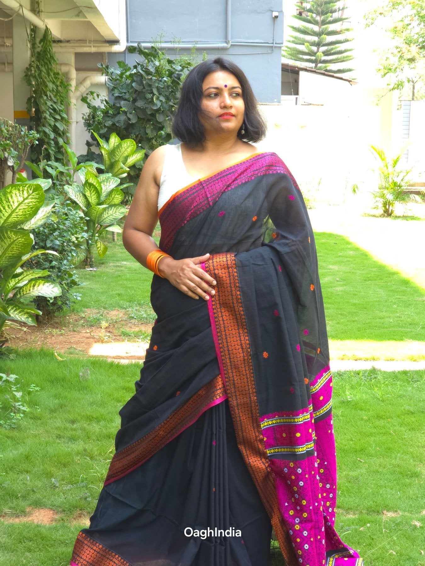 Raayi – Black Handloom Pure Cotton Saree with Magenta Panel and Buti Work
