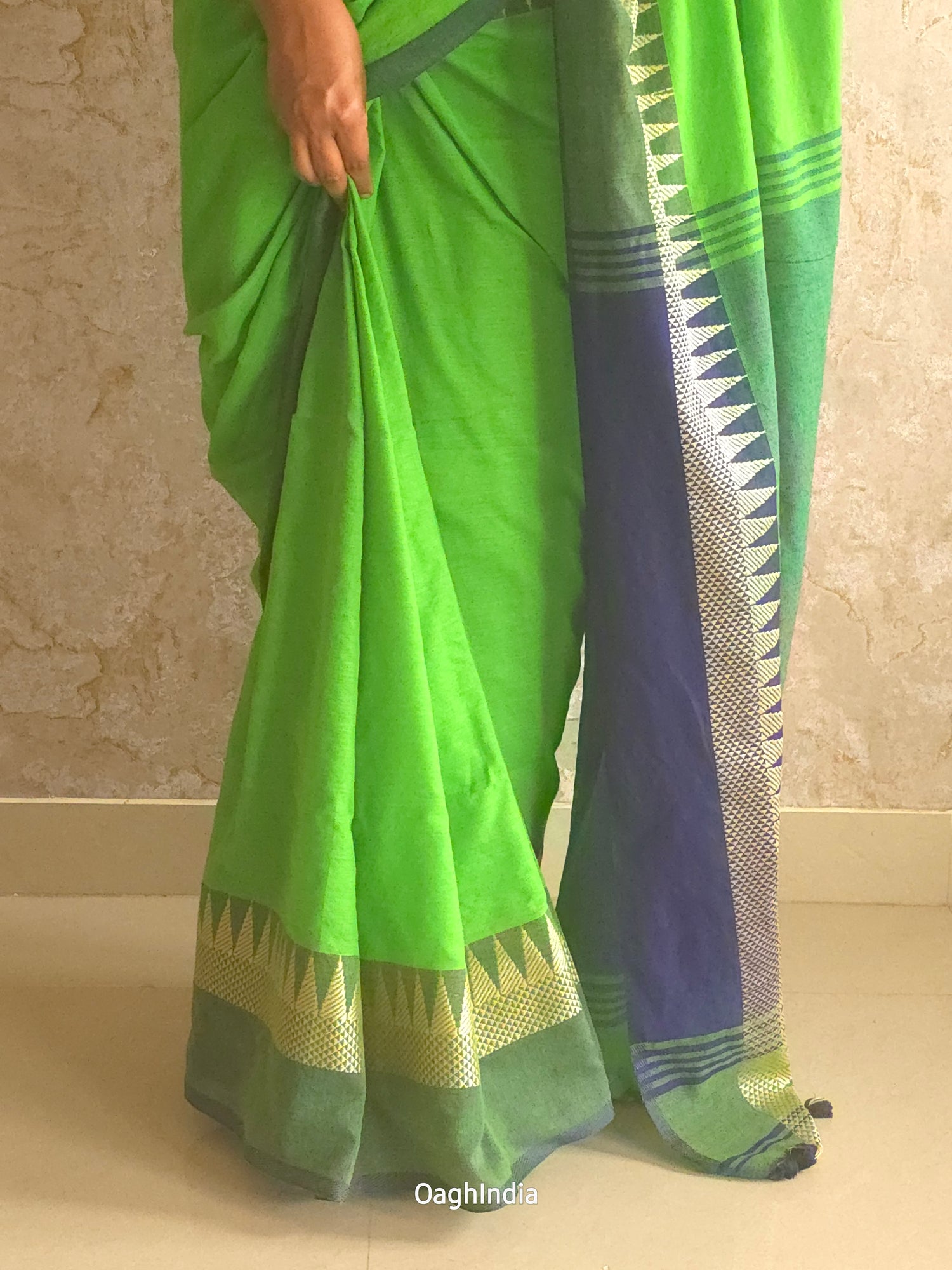 Popsicle : Beautiful Parrot Green khadi saree with temple border