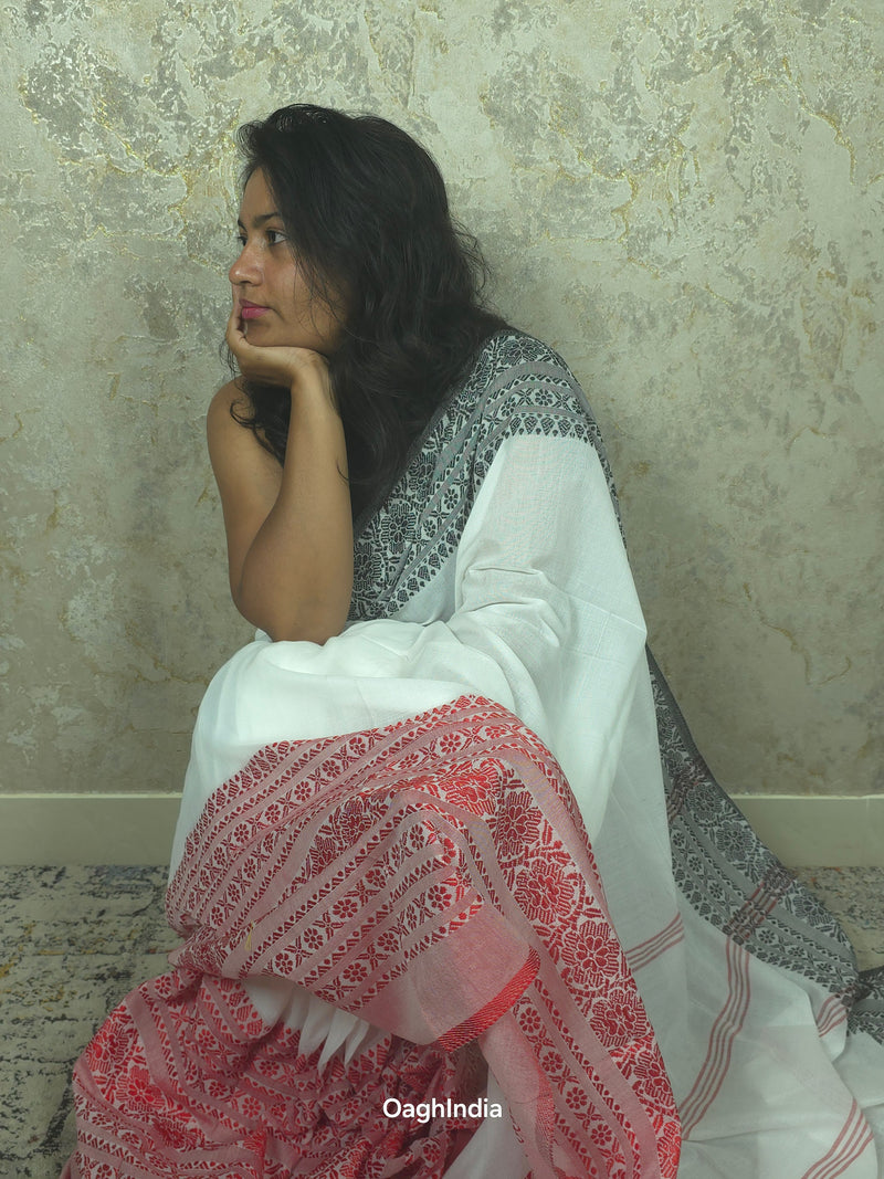 Mukta : Pure Handloom weaved borders Khadi Sarees(Red, White, Black)