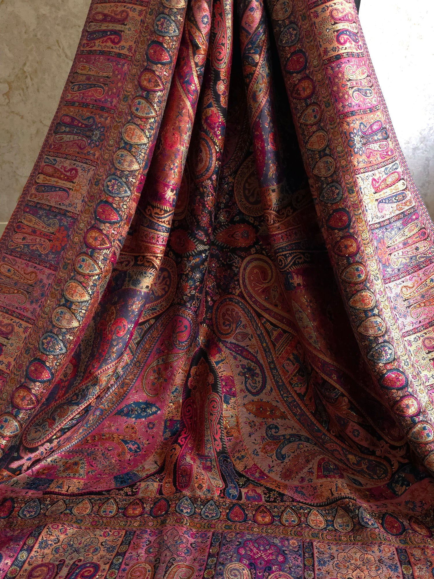 Kong Posh (New Moon): Authentic Kashmiri Saree