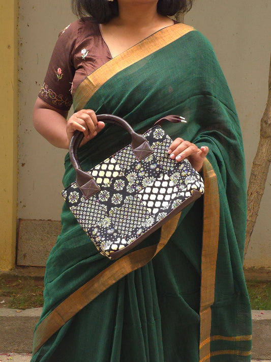 Shiney : Handbag With Pouch