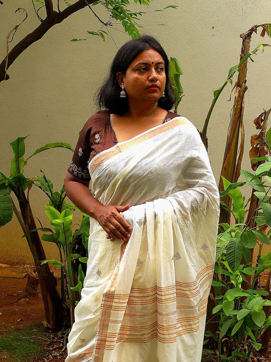 Shubra – Off-White Cotton Saree with Copper Zari Fish Motifs and Striped Pallu